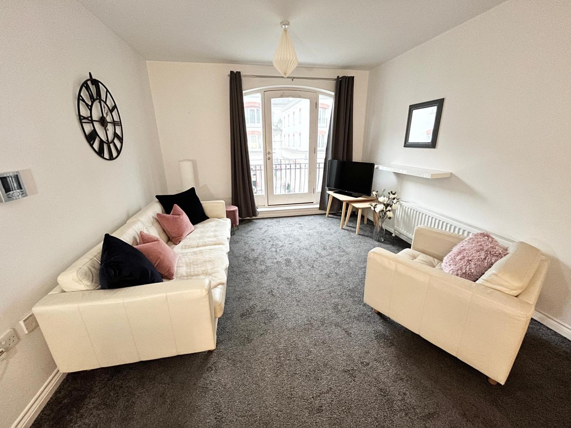 Academy Street Apartment *